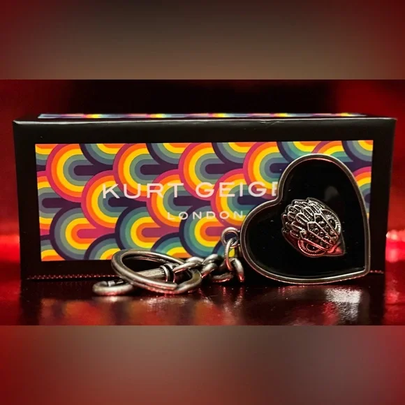 Kurt Geiger Enamel Heart Keyring -EUC - Picture 2 of 5
